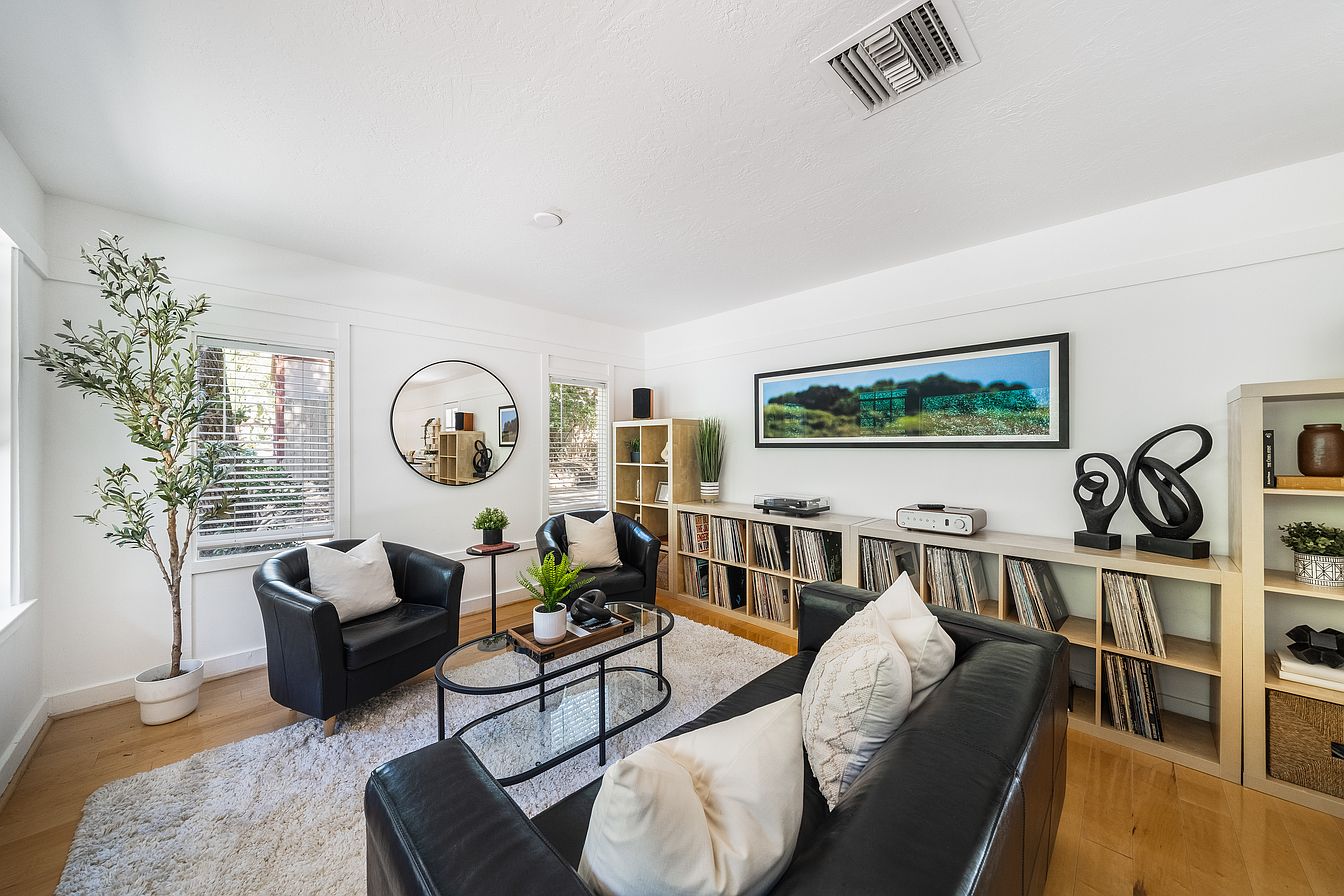 64c0e78d5b692e47defe8a44f91c0e3b-uncropped_scaled_within_1344_1008