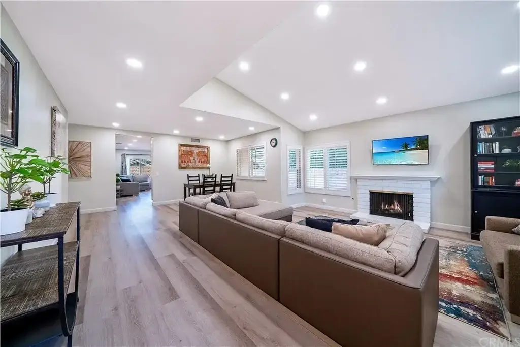 21655 Treeshade Ln-35