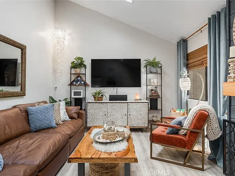 05d9327e9a607ede571336e000fcae6d-cc_ft_768