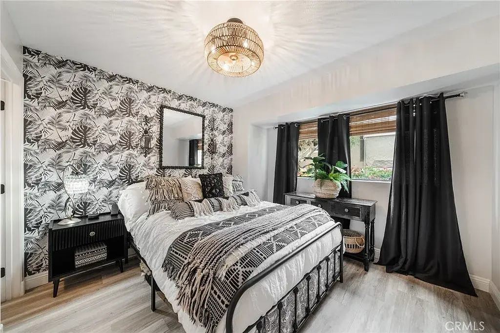 4b48f699a9286ff5e6316d1e37a22708-cc_ft_1536