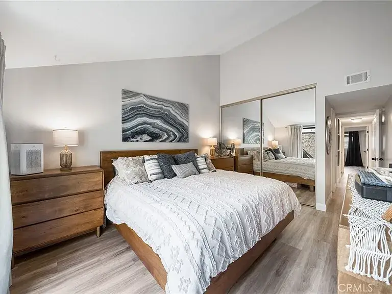 4f12272af490e885956d394f91644f73-cc_ft_768