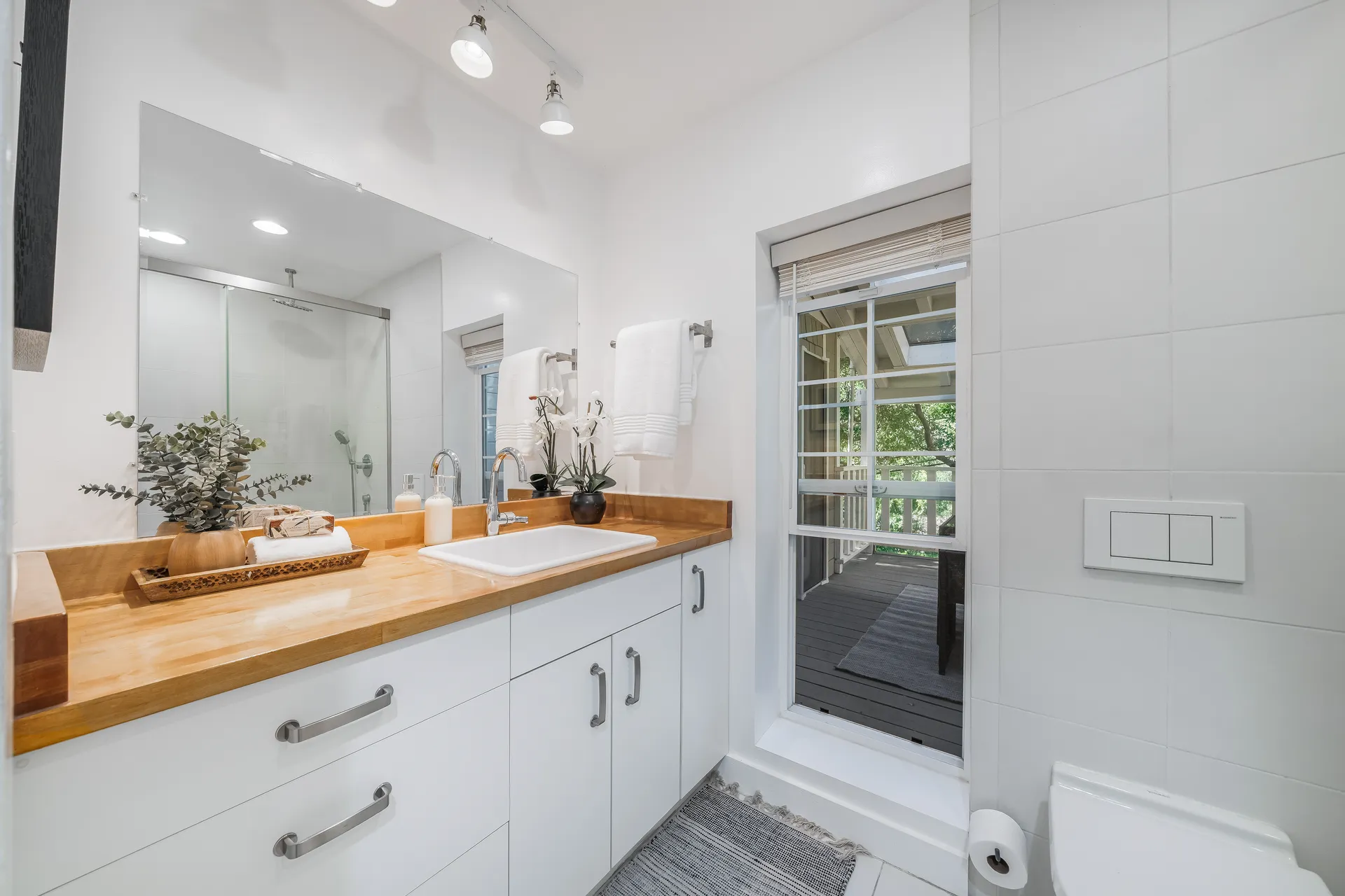 f220e9015a493da03ad0615adfb8c46a-sc_1920_1280