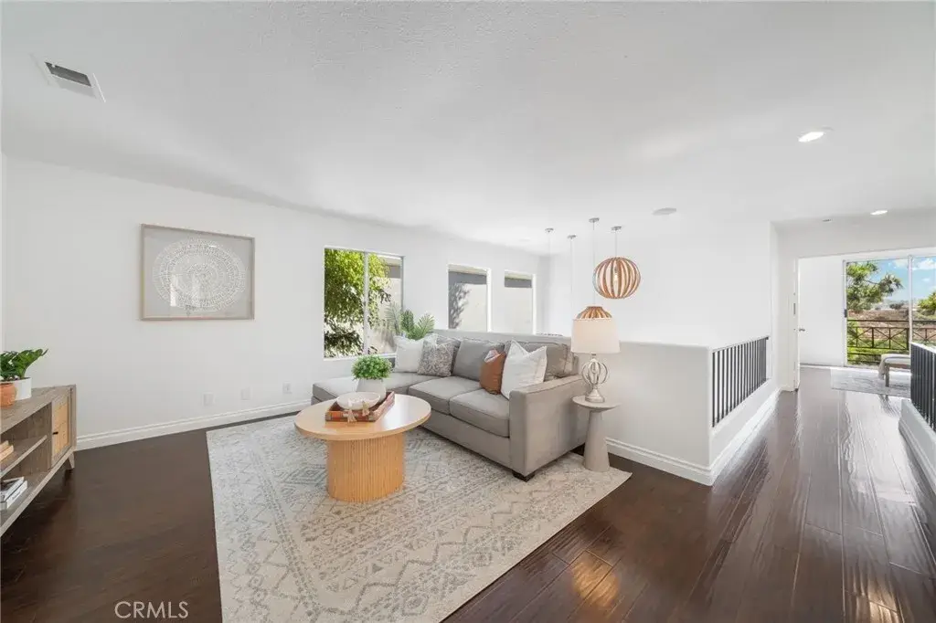 84 Hawaii Drive38